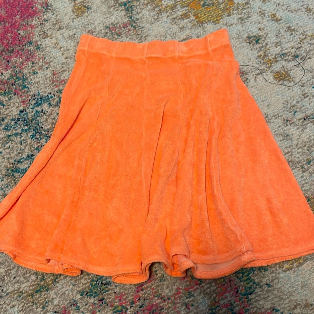 Hard tail skirt